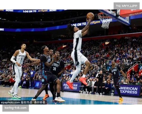 马刺用窒息防守击败活塞,将对手命中率压制至37.7% 马刺用窒息防守击败活塞,将对手命中率压制至37.7%